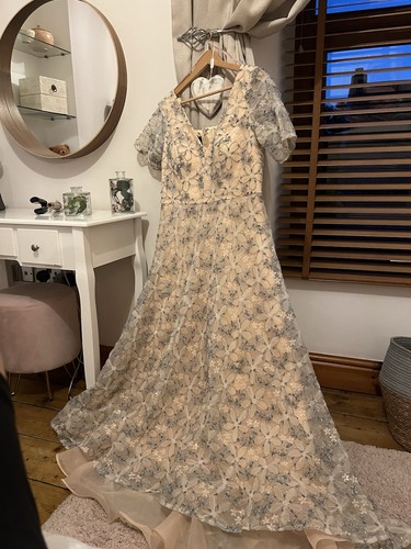 Mother the bride - of,