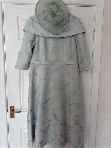 Mother the bride - mother, of